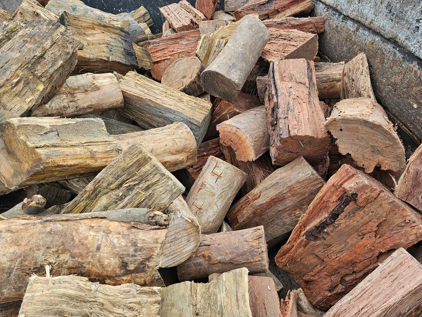 50/50 Redgum Bluegum Hardwood Firewood Mix
