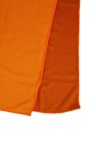 COOLING TOWEL IN HOLDER