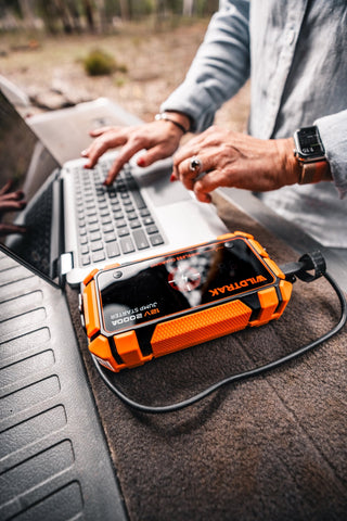 Heavy-Duty 2000A 16Ah Hp Lithium Car & 4Wd Jump Starter (Petrol & Diesel) With Case, Usb C Port & Wireless Charging