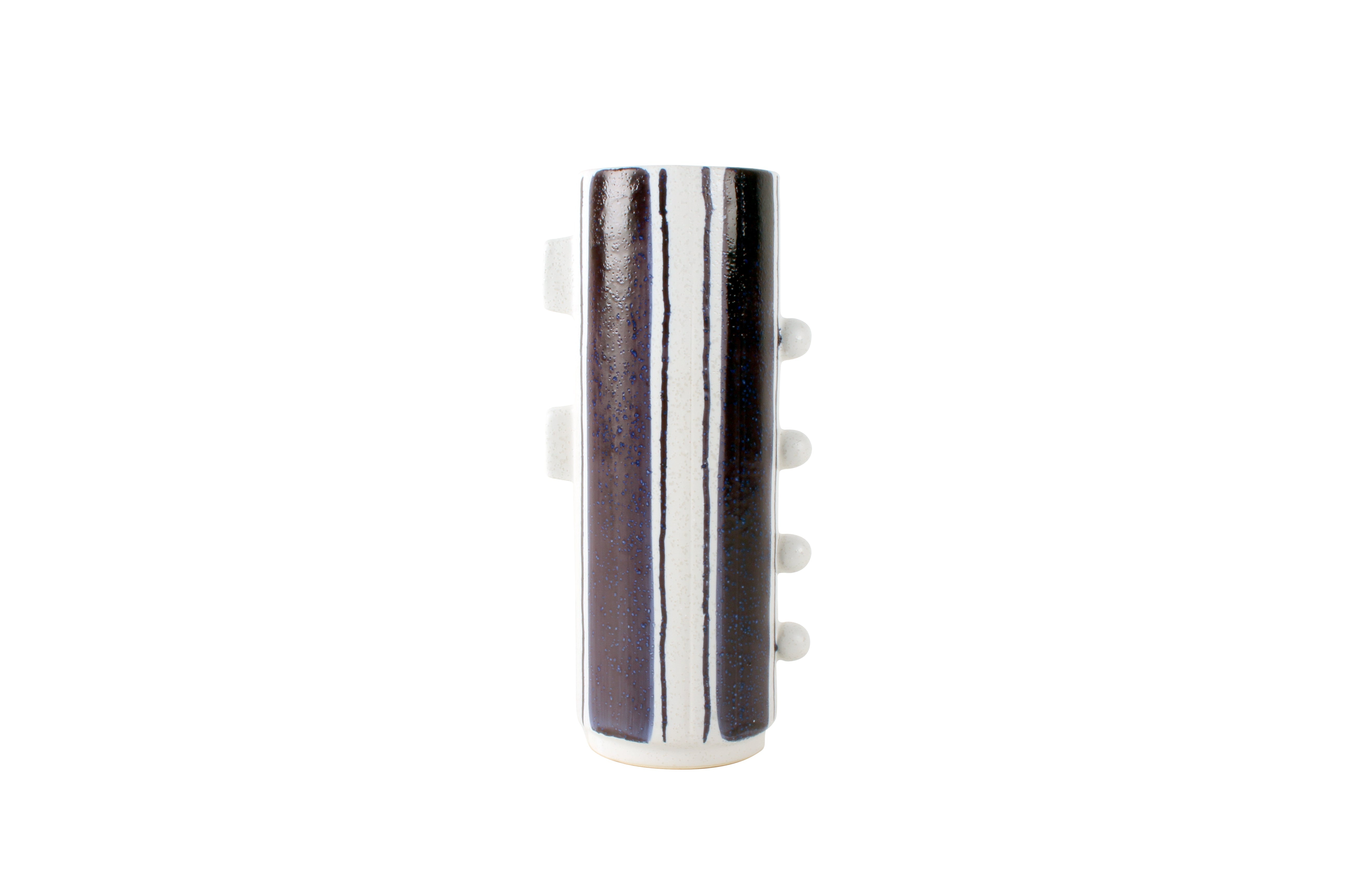 Arsenio Vase 26.5 x 12 x 9.5 cm in Australia
